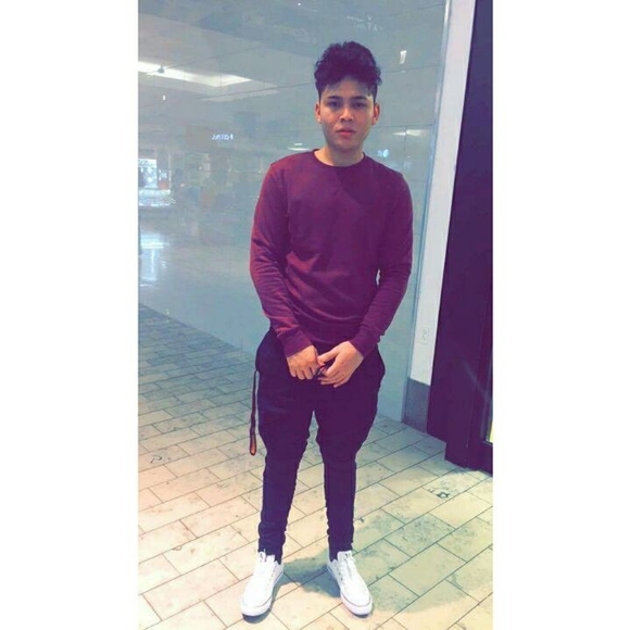 Meet your Posher, Luis - Picture 1 of 1